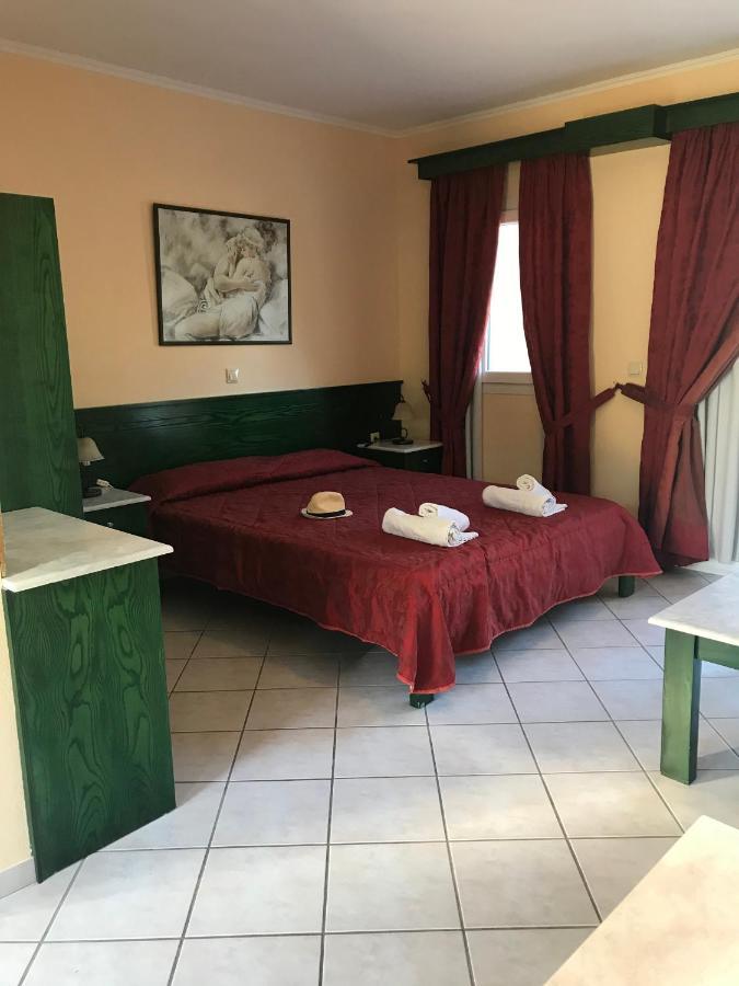 רודה L'Eremo Luxury Apartments מראה חיצוני תמונה