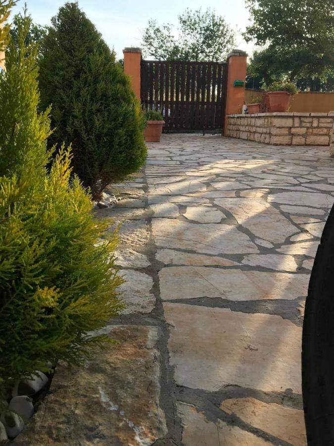 רודה L'Eremo Luxury Apartments מראה חיצוני תמונה
