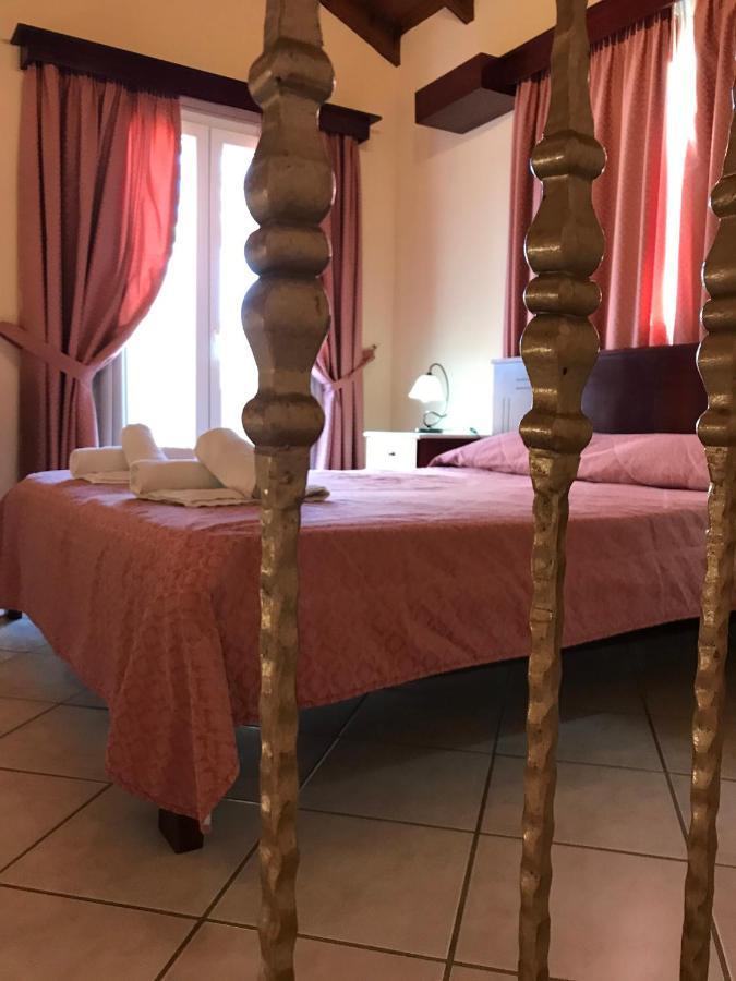 רודה L'Eremo Luxury Apartments מראה חיצוני תמונה