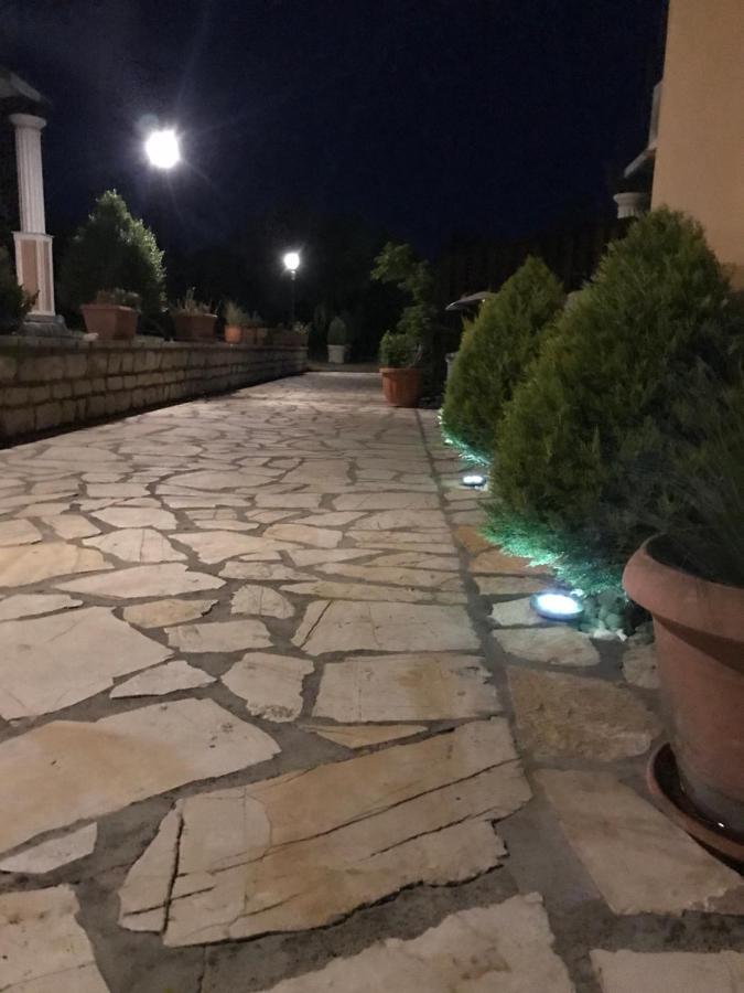 רודה L'Eremo Luxury Apartments מראה חיצוני תמונה