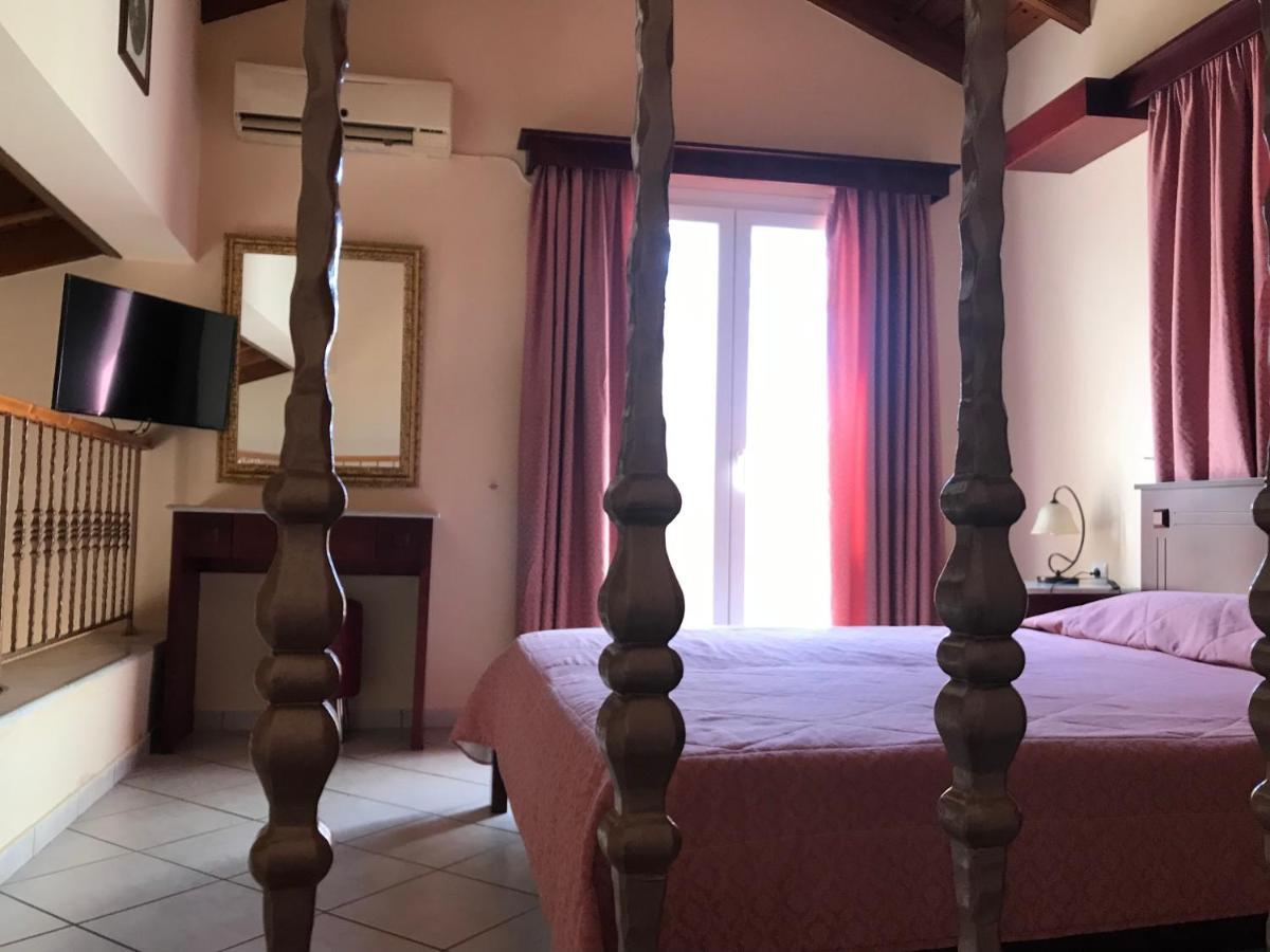 רודה L'Eremo Luxury Apartments מראה חיצוני תמונה